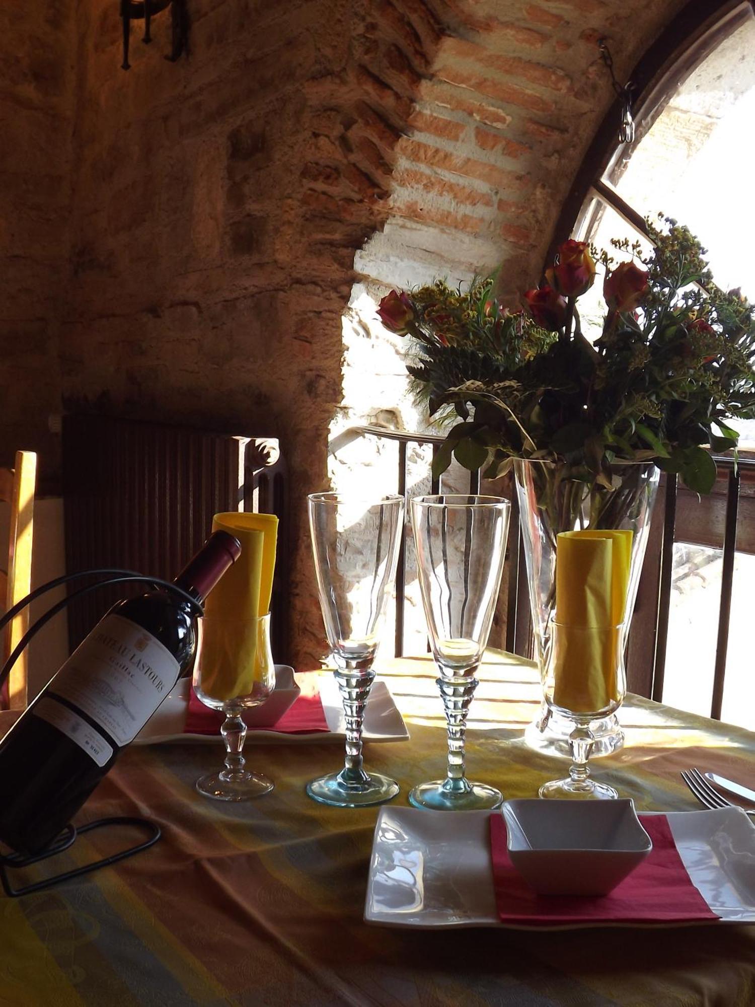 Auberge De La Halle Cordes-sur-Ciel Exterior foto