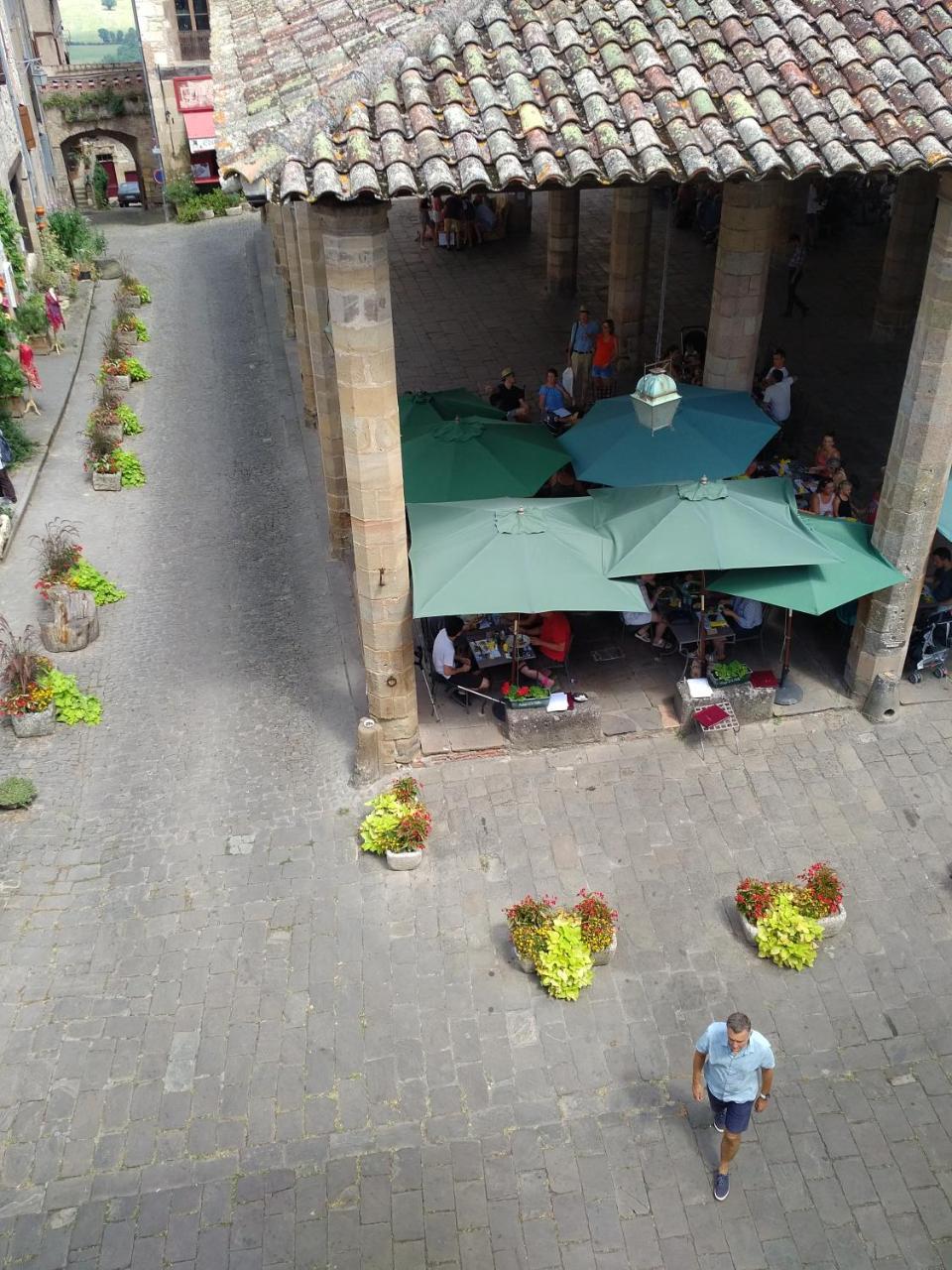 Auberge De La Halle Cordes-sur-Ciel Exterior foto